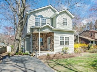 56 Lakeside Trl, Kinnelon, NJ 07405