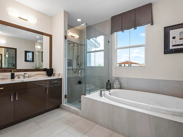 16171 Oakview Dr — Photo 28