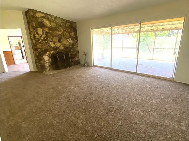 700 E Orangewood Dr — Photo 4