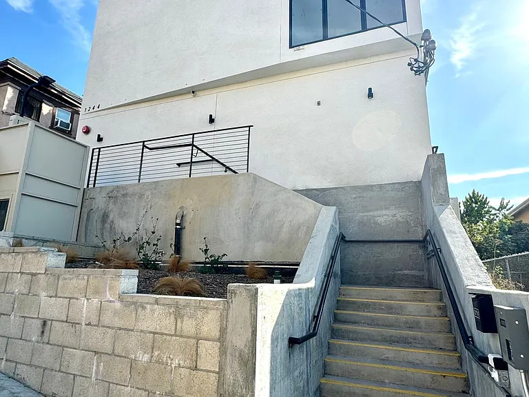 1244 Innes Ave #D — Photo 17