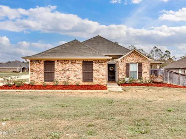 730 Sawgrass Lakes Dr, Brandon, MS 39042