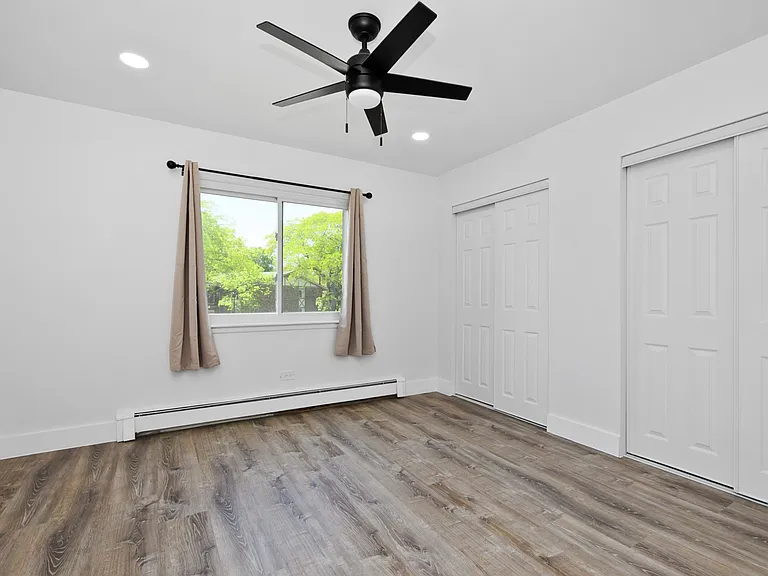 16W540 Lake Dr #9A-201 — Photo 13
