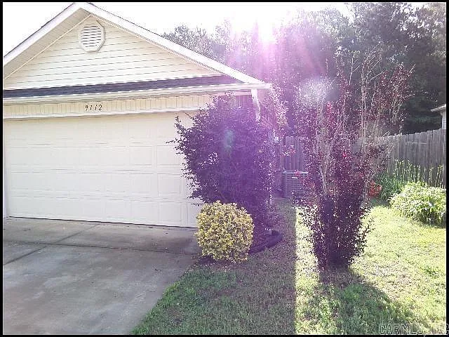 9112 Pleasant Valley Dr — Photo 2