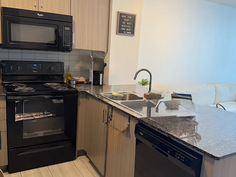 80 Esther Lorrie Dr #423 — Photo 8