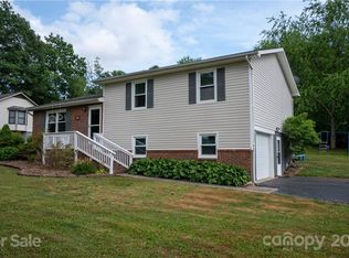 55 Nix Rd, Hendersonville, NC 28792