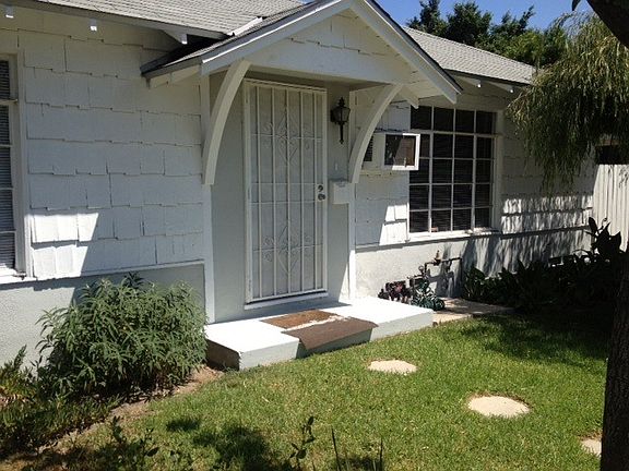 2nd image of 2510 N Buena Vista St
