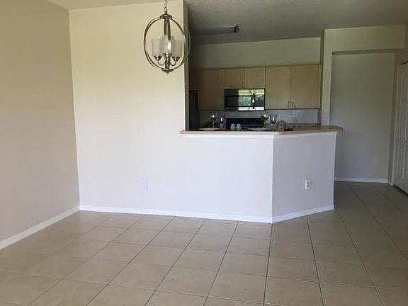 3rd image of 120 SW Peacock Blvd APT 11-102