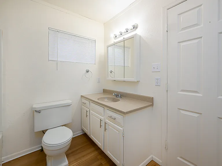1908 Cleveland Blvd #1908 — Photo 18