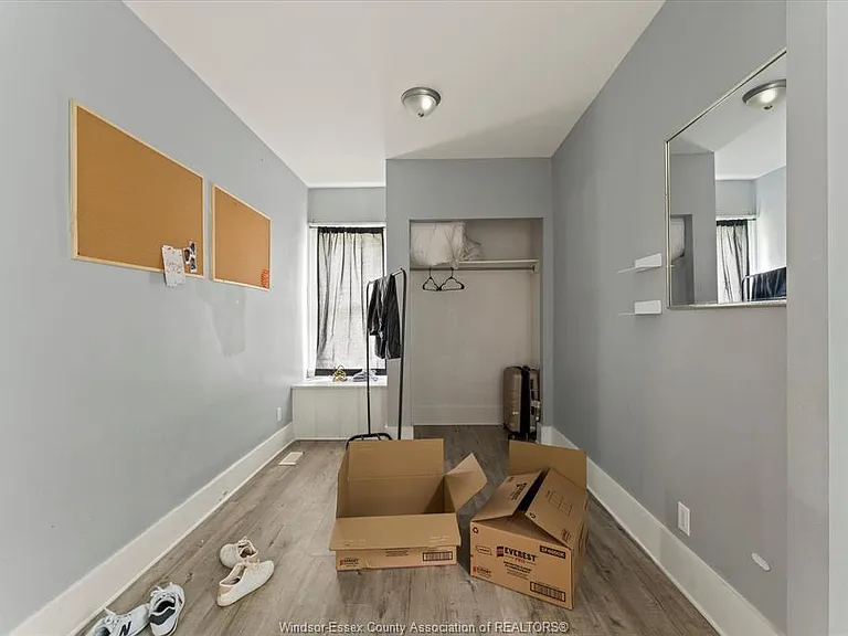 890 Howard Ave — Photo 6