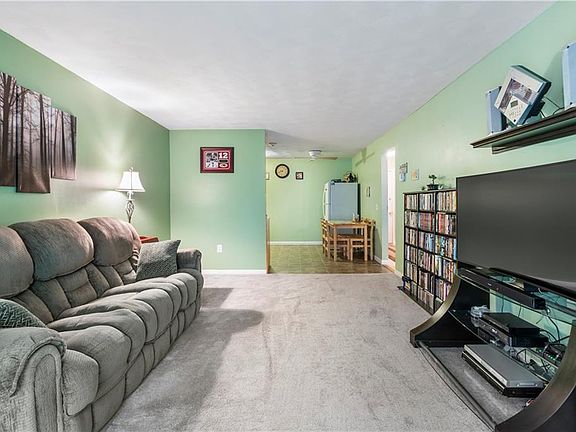 5th image of 15 Apple Valley Pkwy #10