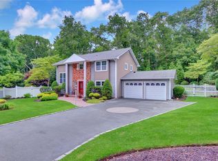 57 Patchogue Dr, Rocky Point, NY 11778