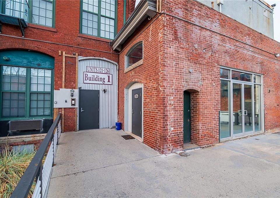 1st image of 1117 Douglas Ave #125