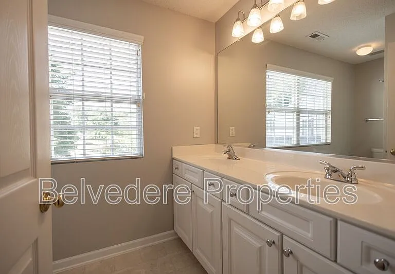 1922 Munn Cir — Photo 16