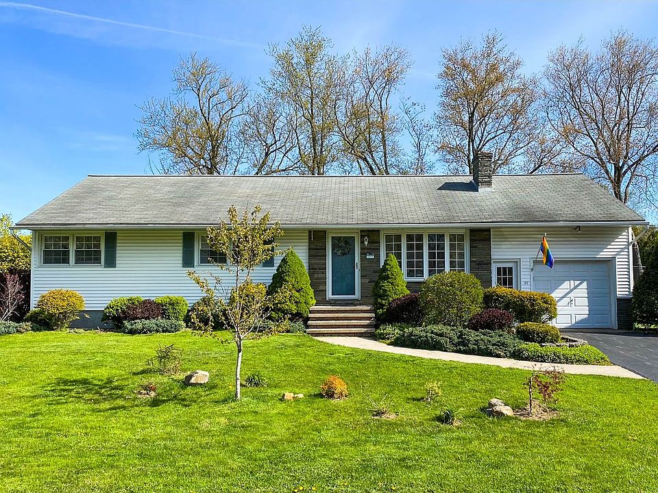 1st image of 42 Beechwood Dr