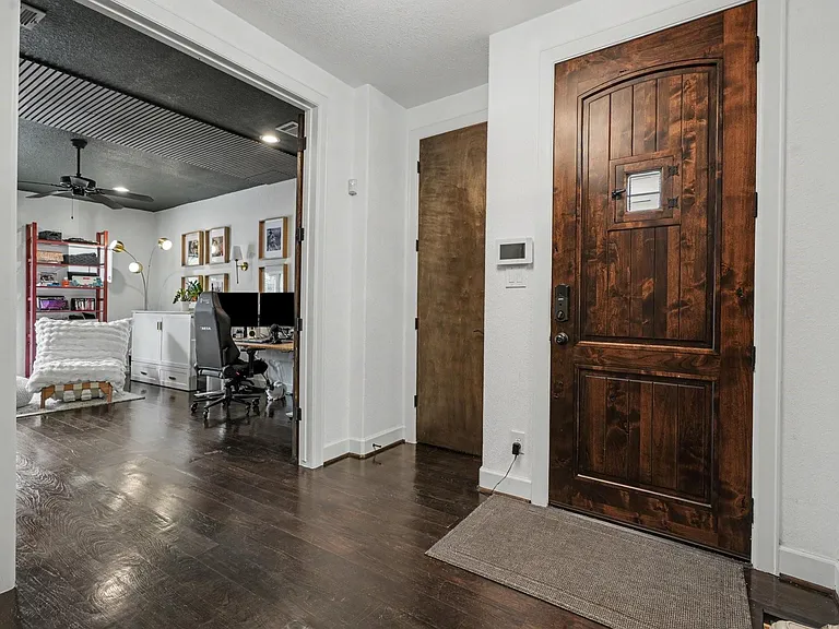 906 Patterson St — Photo 3