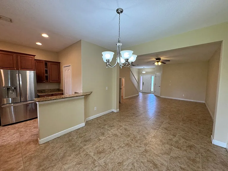 2832 Adelaide Ct — Photo 3