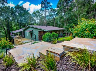 403 Lake Shore Dr, Greers Ferry, AR 72067