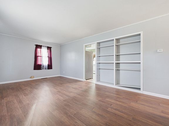 4th image of 701 Lawn St