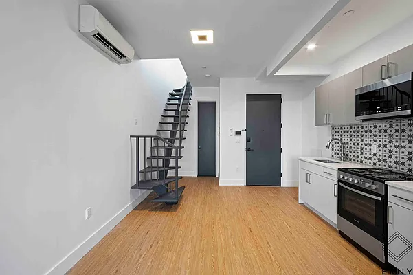 Rented by ERNY LLC | media 6