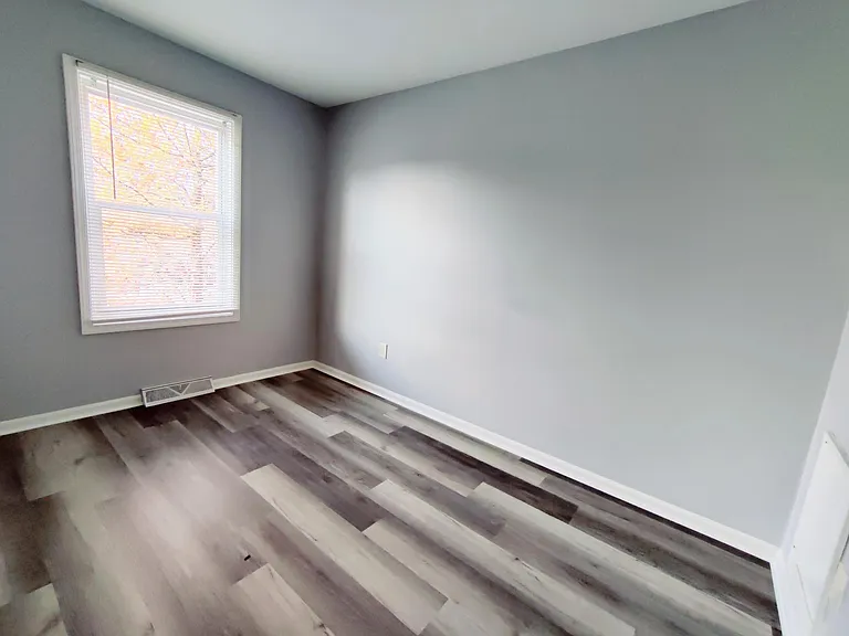 3rd Bedroom (Upstairs)