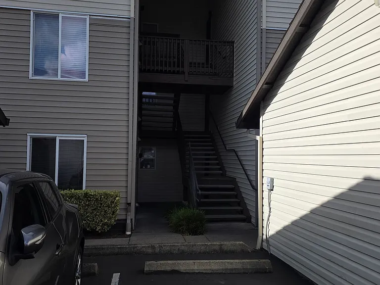 5264 NE 121st Ave #E-25 — Photo 1
