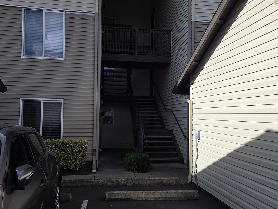 1st image of 5264 NE 121st Ave APT E-25