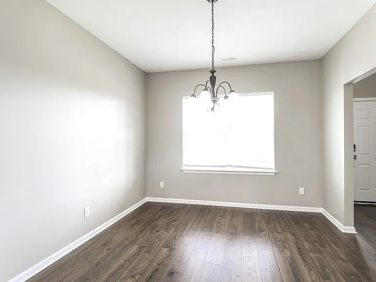 2900 Village Center Dr — Photo 5