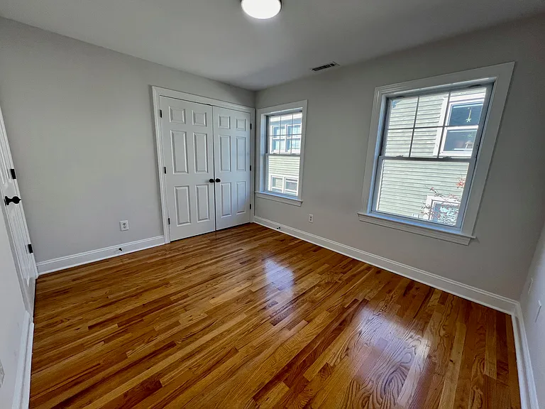 185 Henry St #C — Photo 8