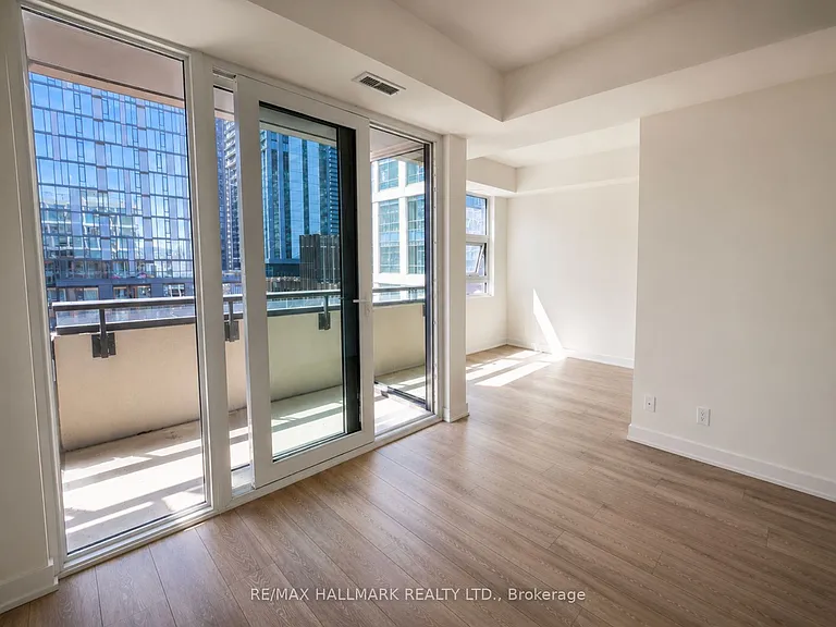 108 Peter St #1513 — Photo 10