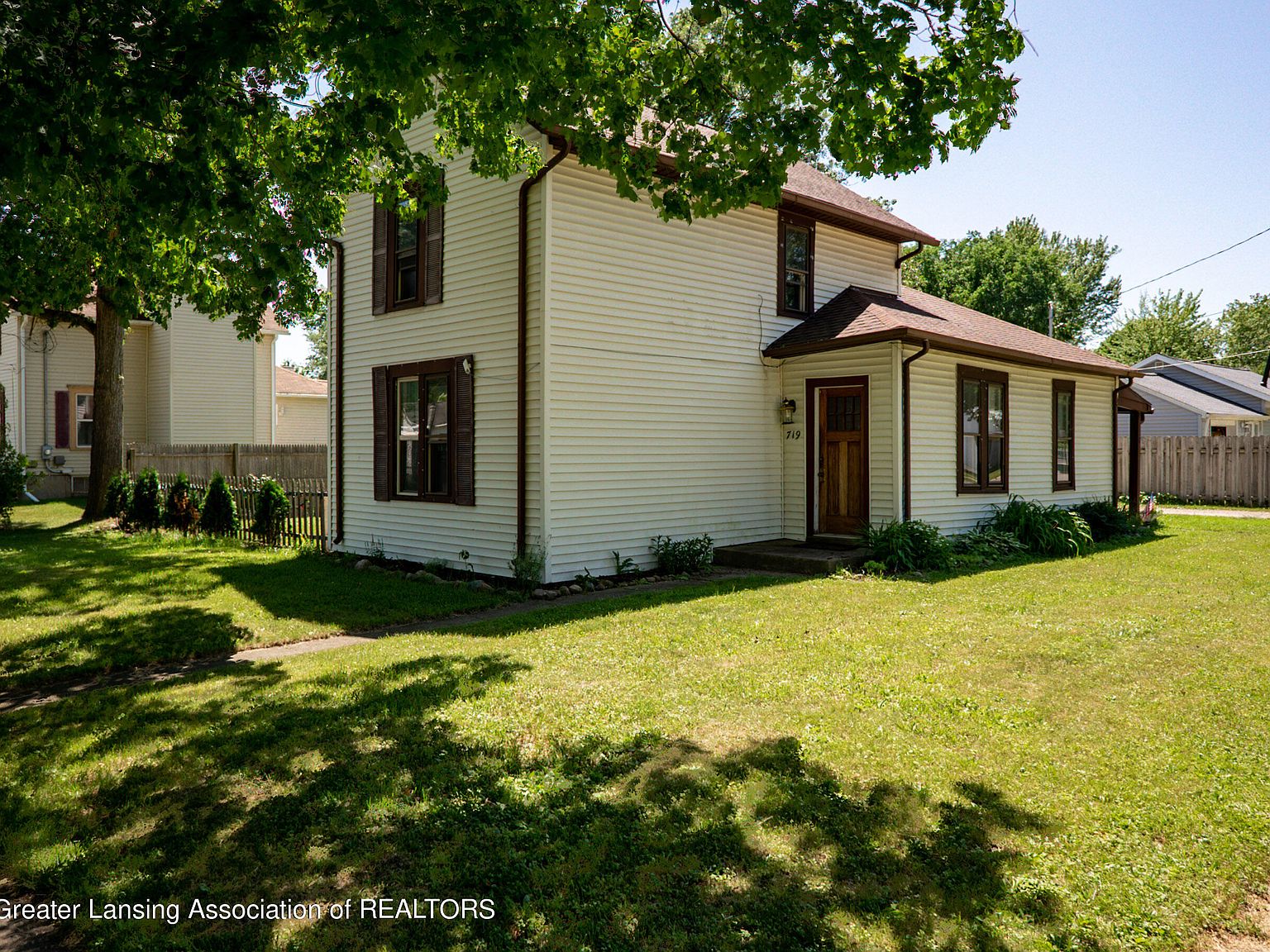 719 N Ottawa St, Saint Johns, MI 48879 Zillow