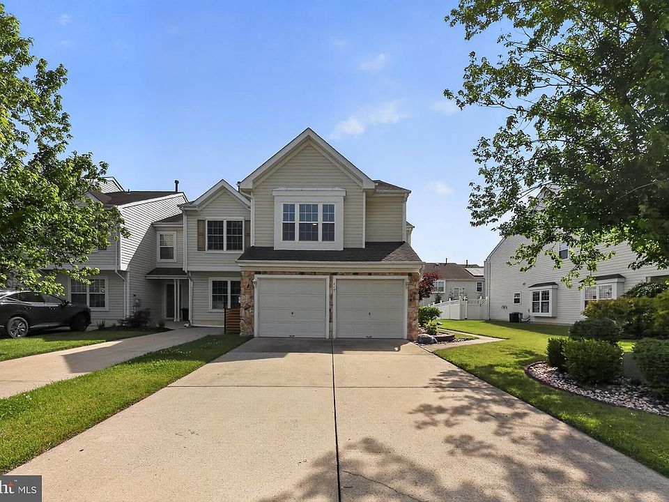 1st image of 117 Buckingham Way