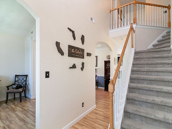 4th image of 909 Flores Ct