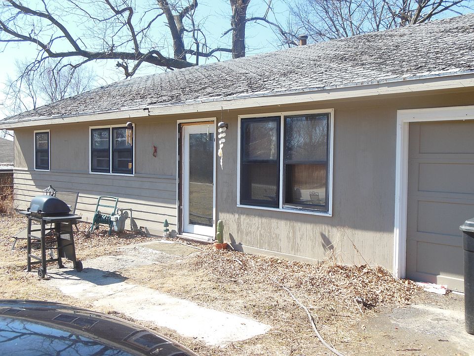 1st image of 1940 N 41st Ter