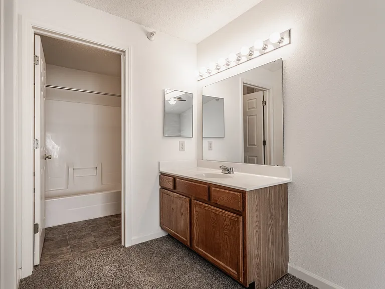 Polo Run Apartments — Photo 25