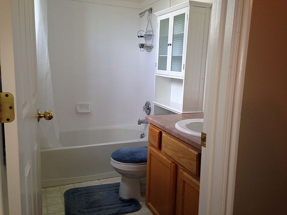 5th image of 343 W Strawberry Pl