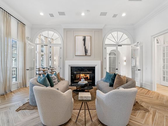 Luxurious Resident Lounge at Hawthorne at the Carlyle in Greenville, SC
