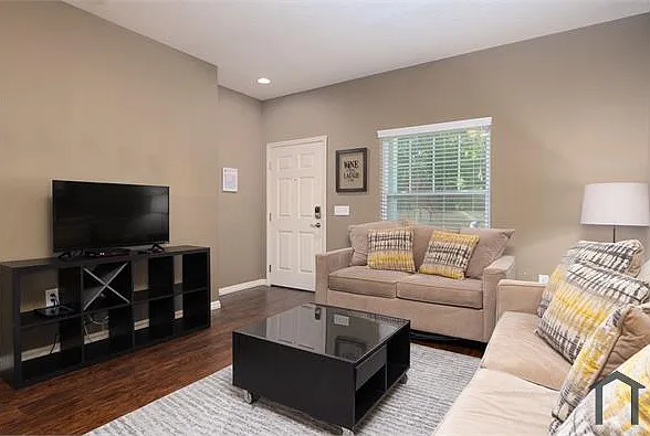 8964 Silver Pl — Photo 3
