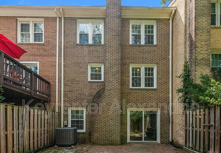 8239 Doctor Craik Ct — Photo 18