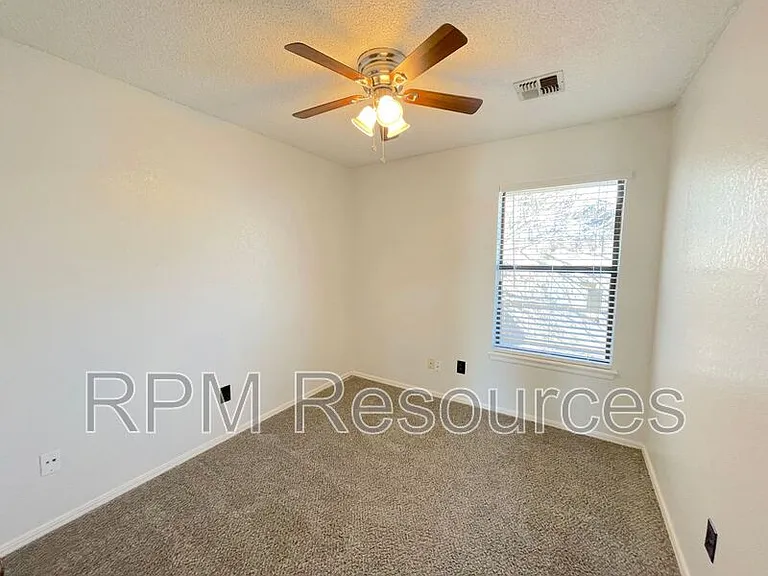 12401 SW 4th St — Photo 11