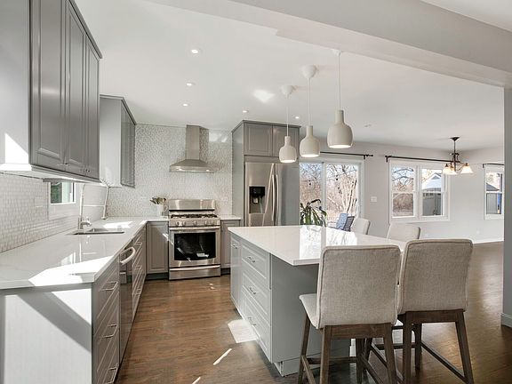 3rd image of 924 Shambliss Ln