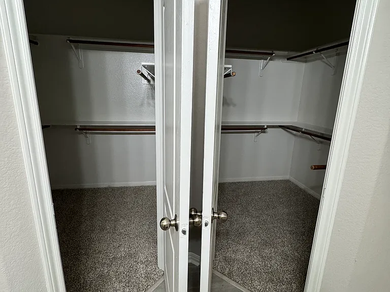 3200 Pinnacle Cv #B — Photo 8