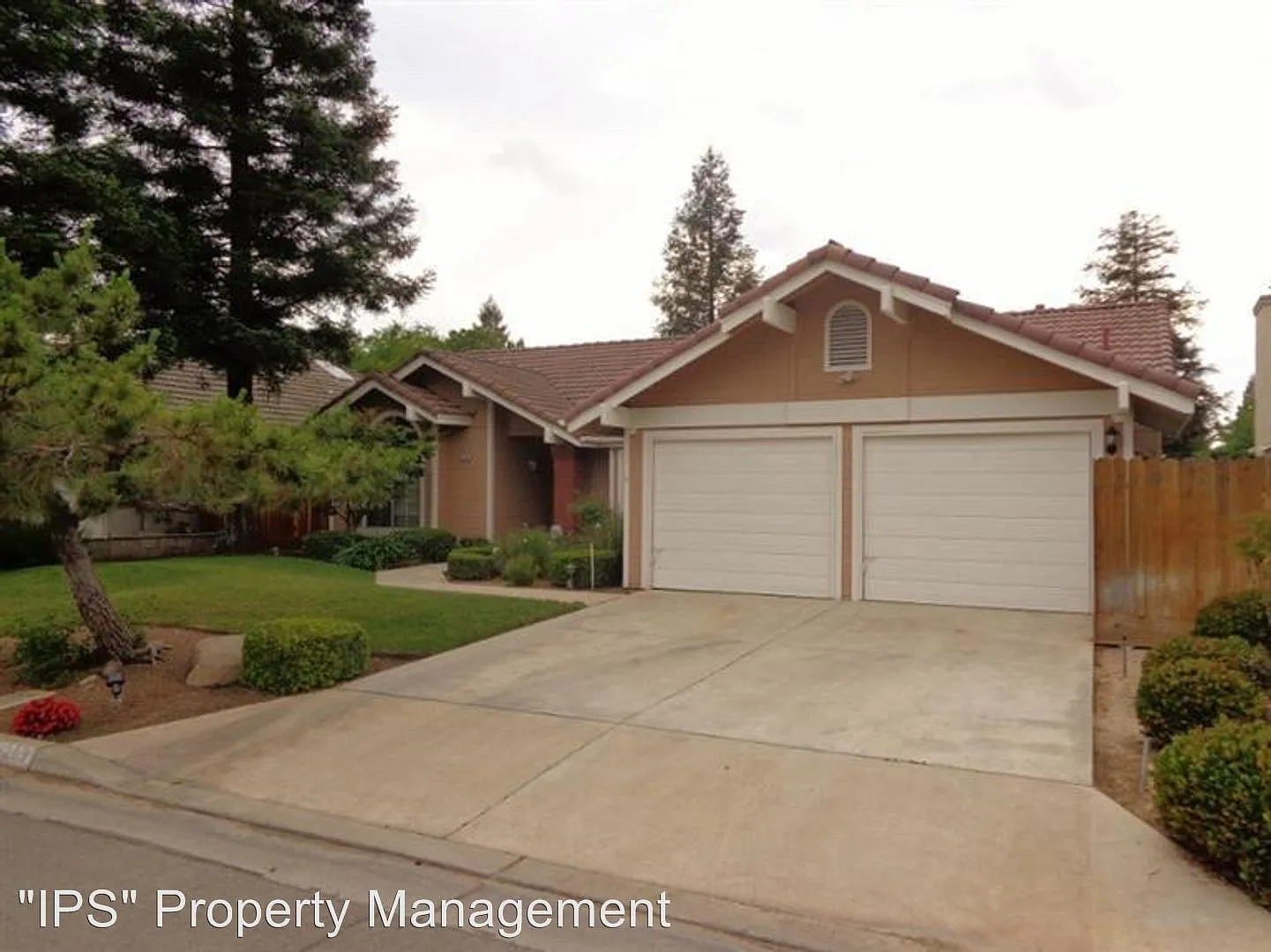 6239 N Alva Ave photo 1