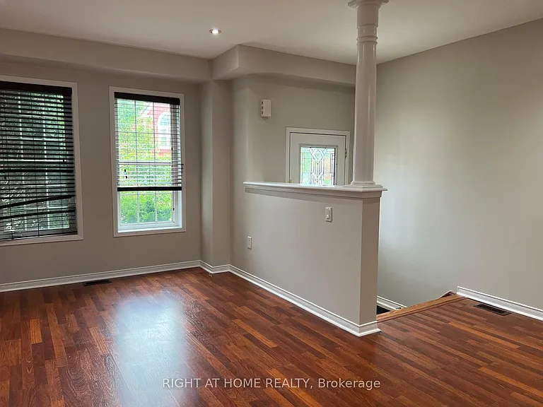 39 Golden Iris Cres — Photo 6