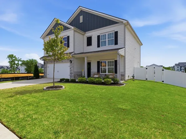 500 Charing Cross Dr, Lebanon, TN 37087