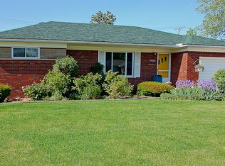 20501 Cedar St, Saint Clair Shores, MI 48081