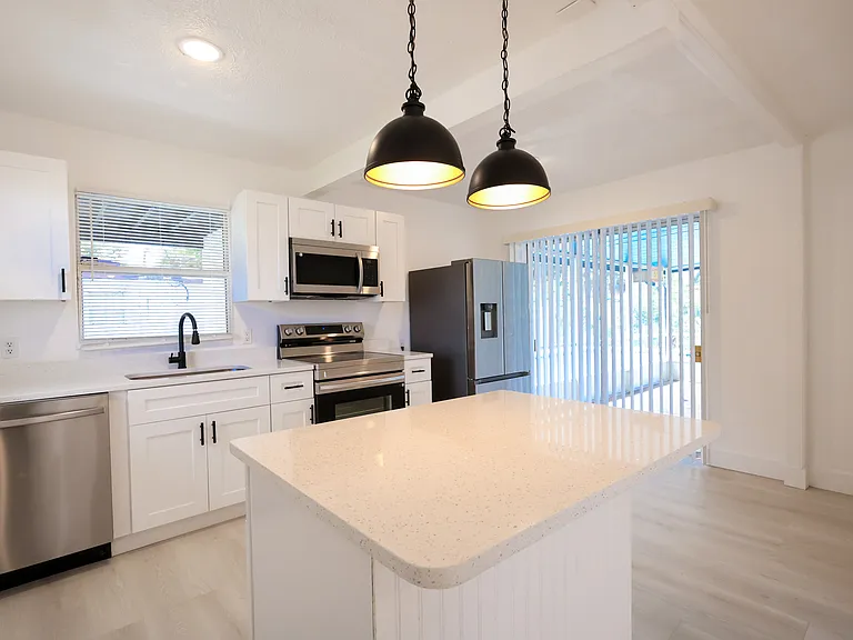 1810 Dixon Blvd — Photo 23