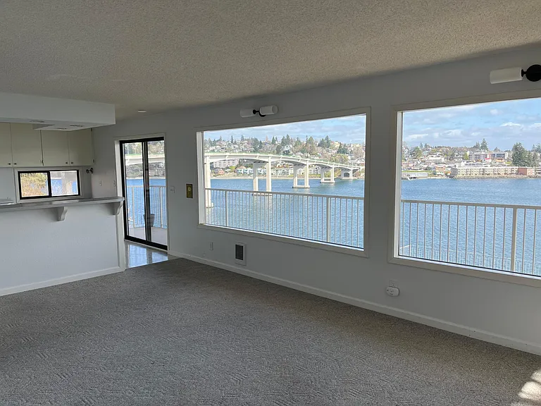 618 Washington Ave #4 — Photo 2