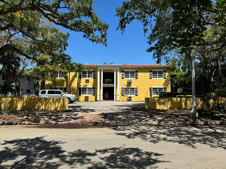 51 Edgewater Dr #6