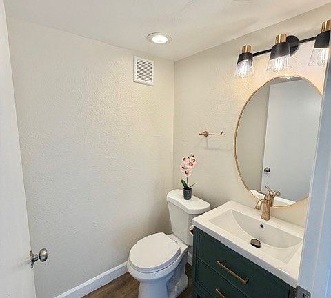 5th image of 1633 E Cypress St Unit B