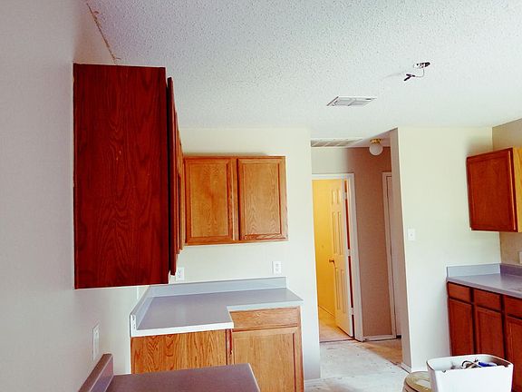4th image of 1507 Honey Bee Ln